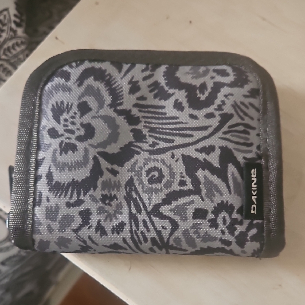 Dakine Floral Wallet in Gray and Black